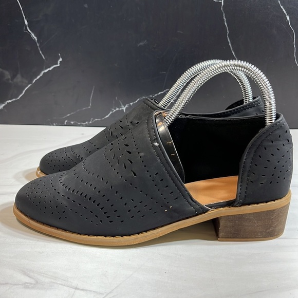 Unbranded Women’s Ankle Bootie Black sz 6.5 - Picture 2 of 8